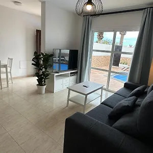 https://villa-crotos.in-canary-islands.com